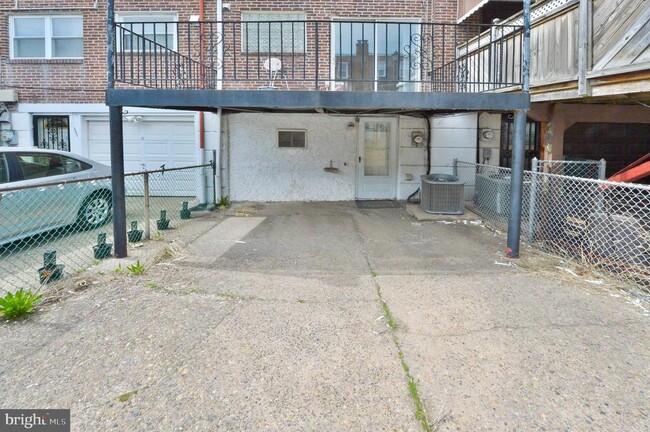 Building Photo - 2019 S Etting St