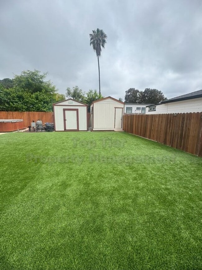 Building Photo - Beautiful Vista Home 3 bed / 3 bath / 1957...