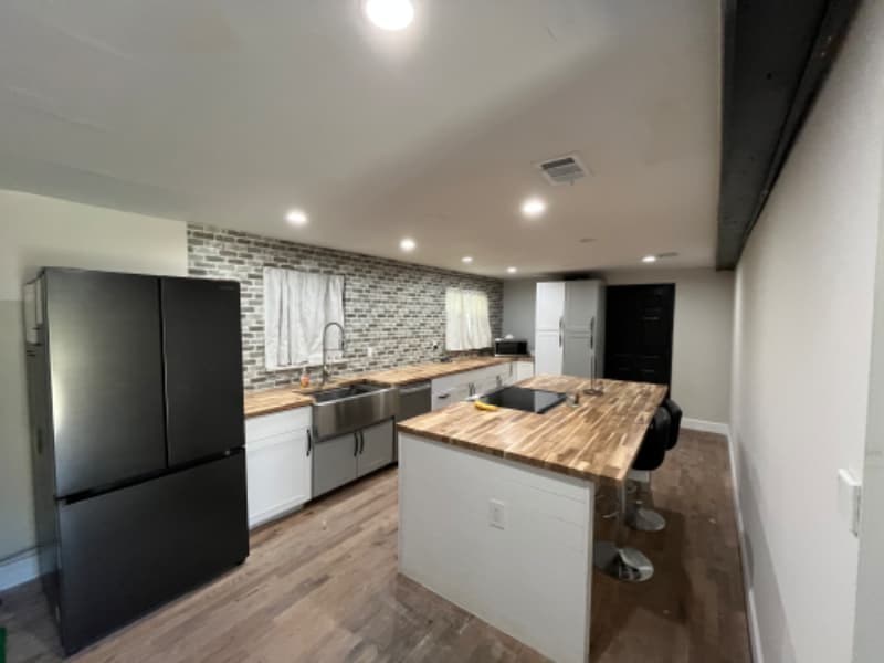 Building Photo - 740 Jenkins St