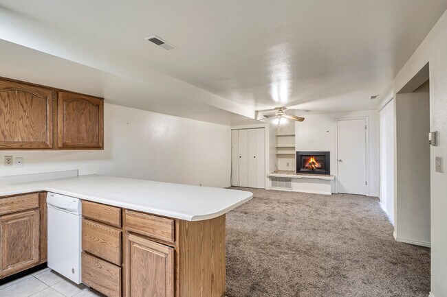 Building Photo - 1671 Hickory Ln