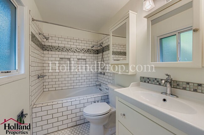 Building Photo - Bright, Modern, and Ready to Welcome You H...