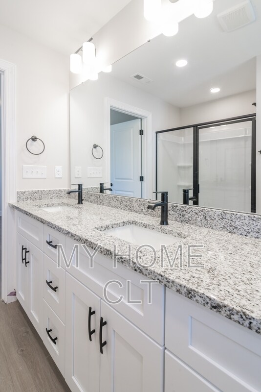 Building Photo - 3646 Trull St