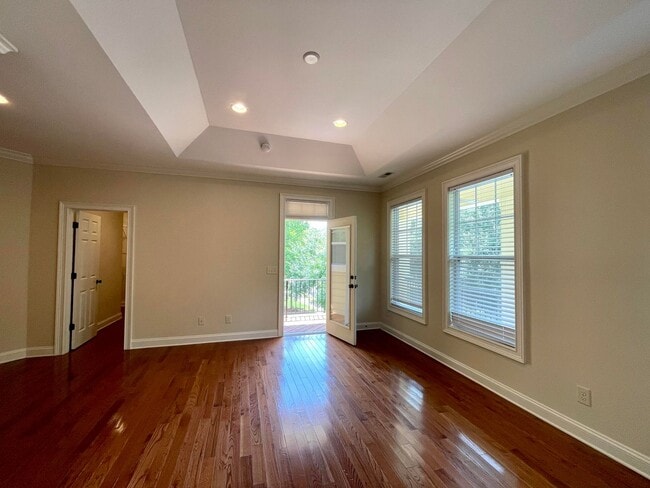 Building Photo - Large 5-bedroom house in Lake Hogan Farm near Chapel Hill schools!