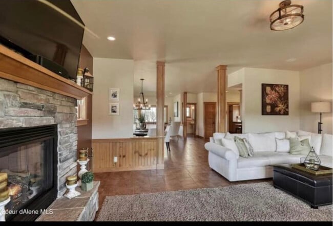 Building Photo - 4047 W Shoreview Ln