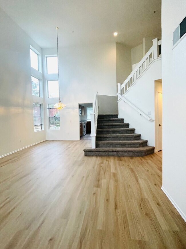 Building Photo - Heart of Ventura Living: Elegant Two-Story...