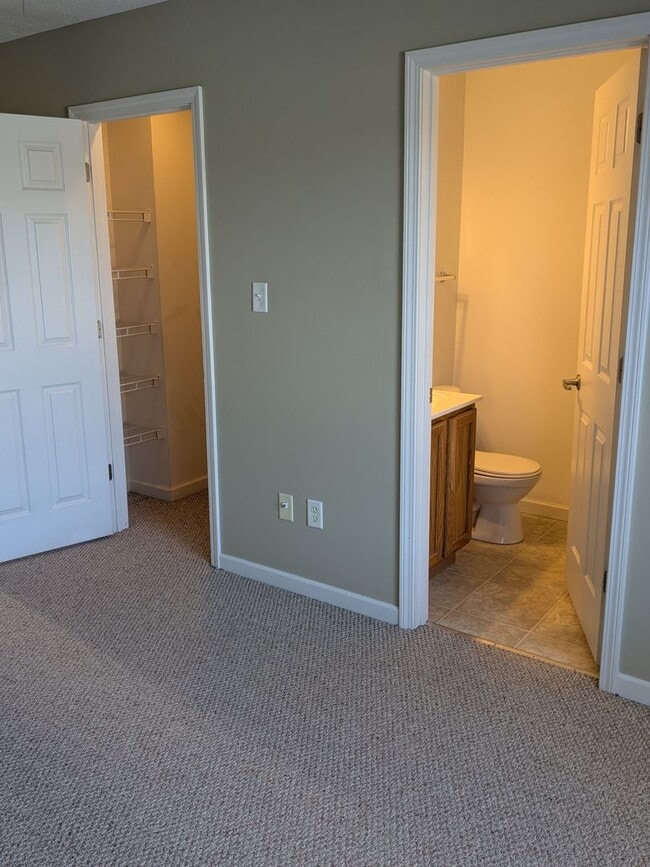 Building Photo - Pike's Place Townhouse