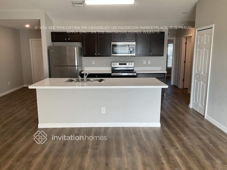 Building Photo - 25467 Doredo Dr