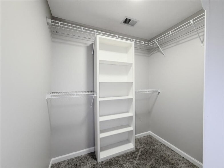 Building Photo - 593 Red Tip Ln