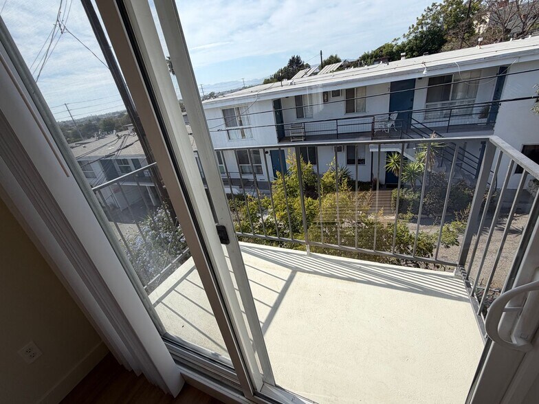 Building Photo - 3432-3434 S Centinela Ave