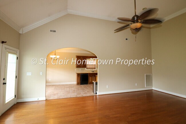 Building Photo - GREAT RENTAL IN FOX HOLLOW SUBDIVISION!