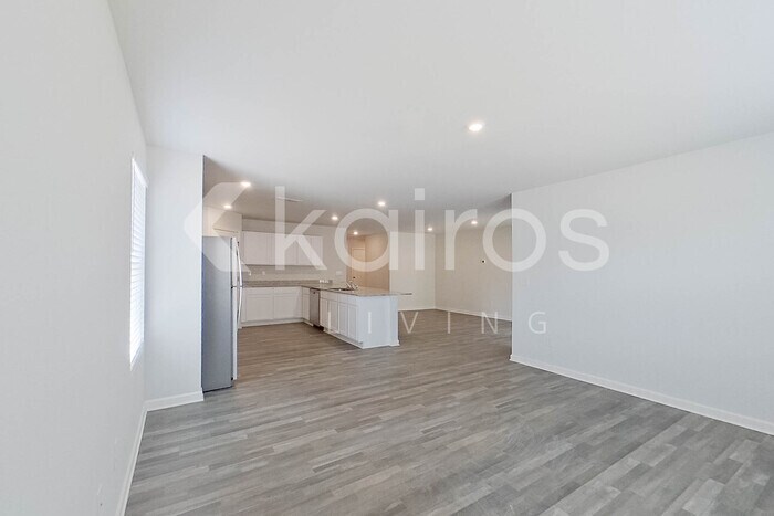 Building Photo - 288 Laurel Springs Dr