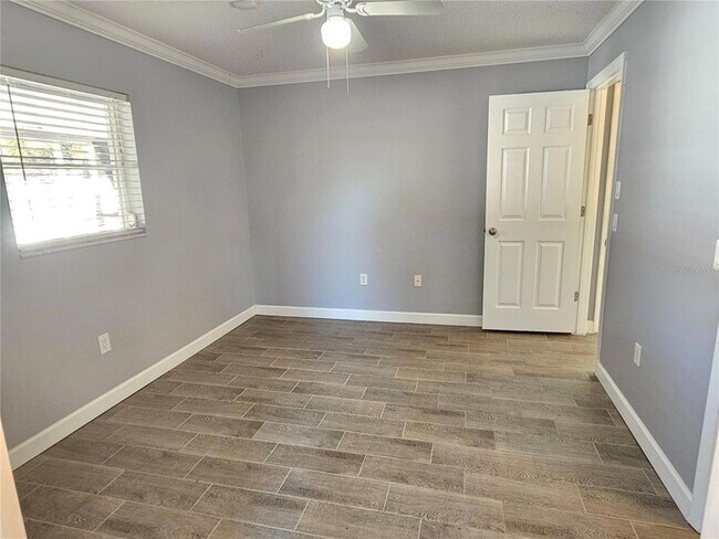 Building Photo - 272 Loyola Rd