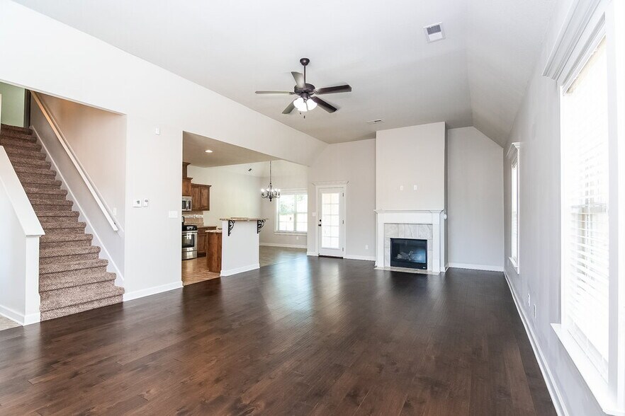 Building Photo - 2674 Champion Hills Dr