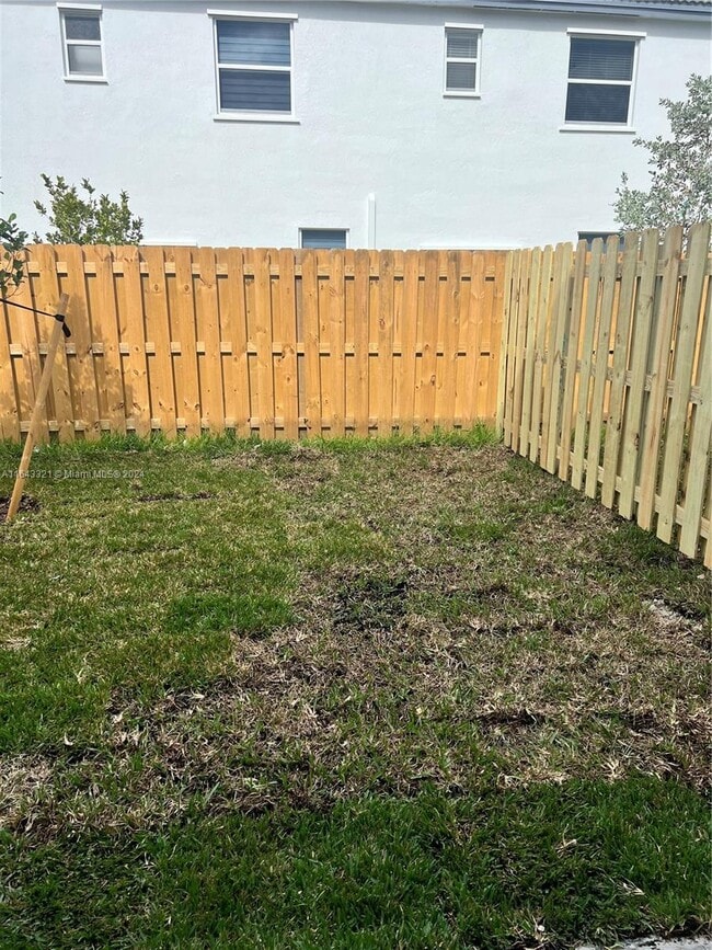 Building Photo - Southwest 232nd Lane, Princeton, FL 33032 - 3 BR 2.5 BA Townhouse