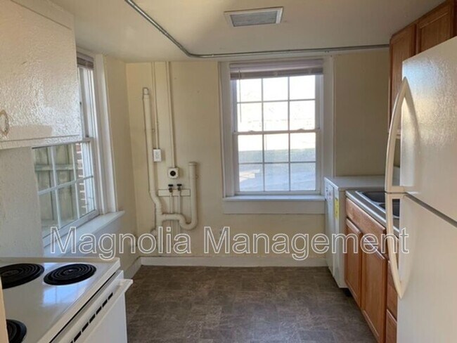 Building Photo - 514 N Beckford Dr