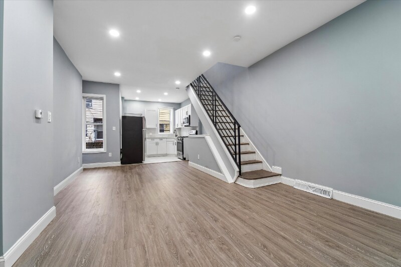 Building Photo - 5524 Upland St