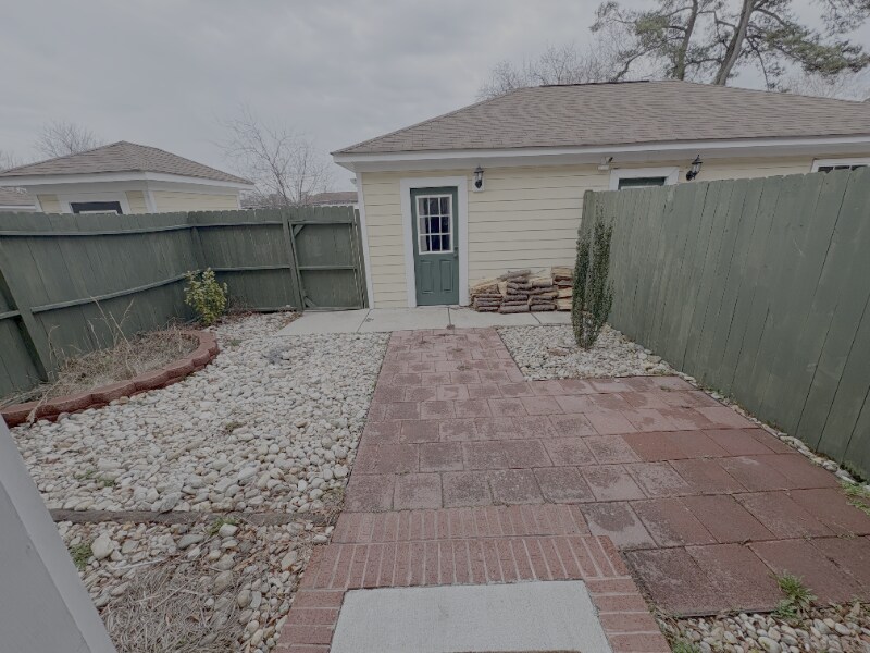 Building Photo - 2812 Church St