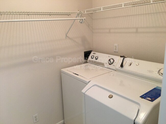 Building Photo - 574 W 91st Dr