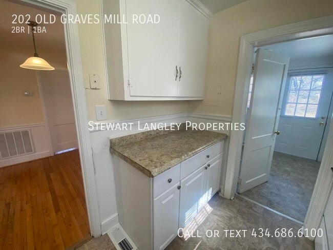 Building Photo - 202 Old Graves Mill Rd