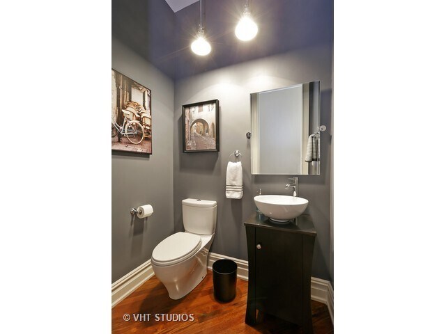 Building Photo - 3161 N Halsted St