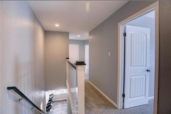Building Photo - 1710 Palmetto Dr