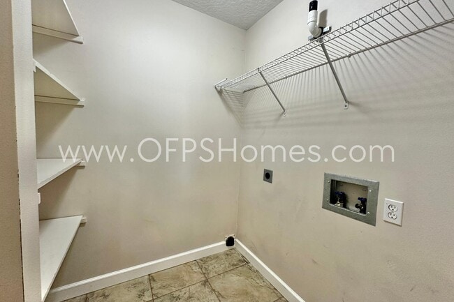 Building Photo - 1816 Shay-Lin Ct