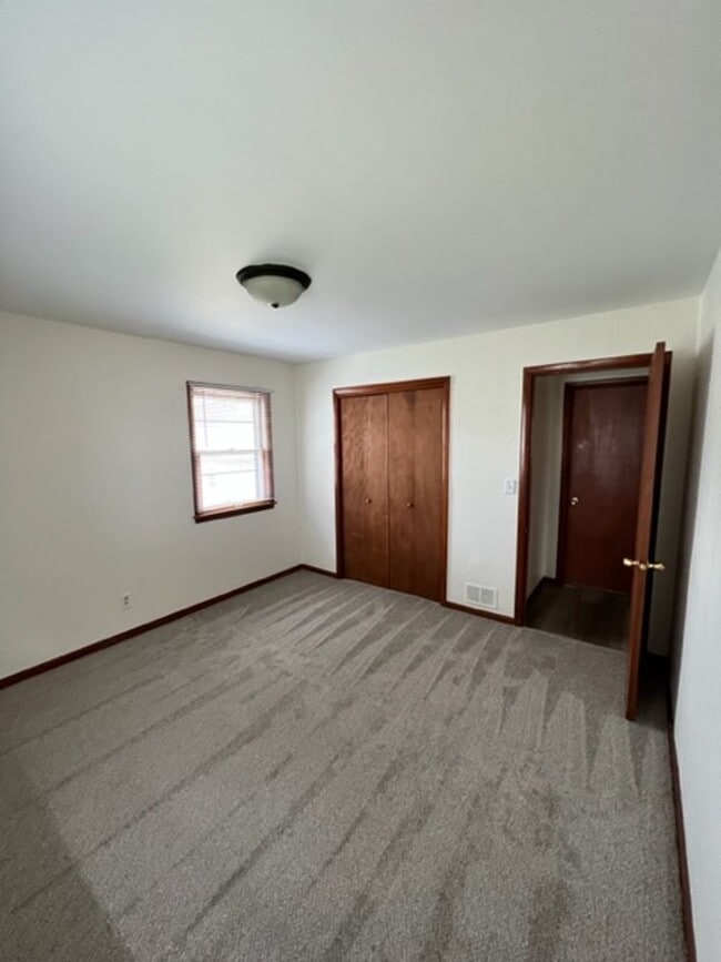 Building Photo - 312 W Ingals Ave