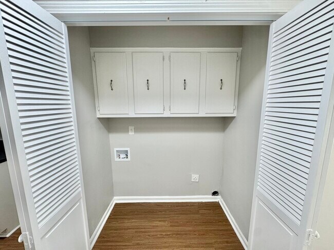Building Photo - 5426 Gatehoyse Drive