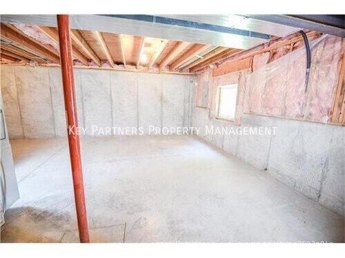 Building Photo - 1950 W Surrey-