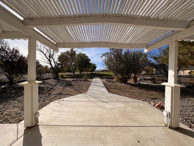 Building Photo - 3-bedroom home in Desert Lakes Golf Community