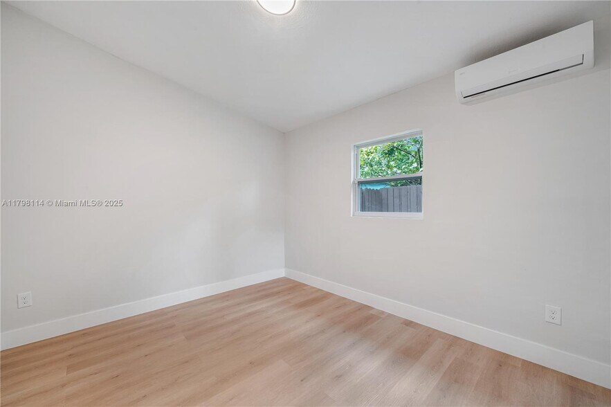 Building Photo - 14725 SW 107th Ter