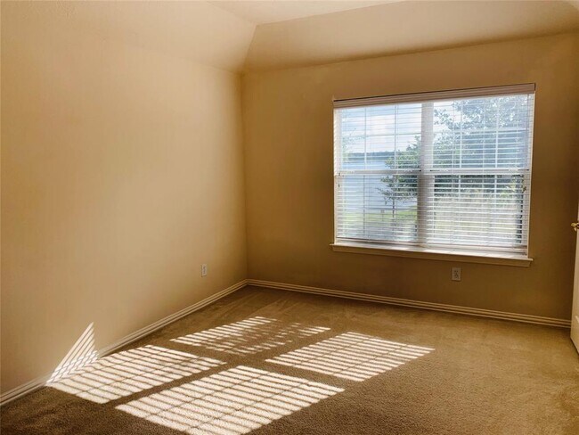 Building Photo - 2516 Brittany Lakes Dr