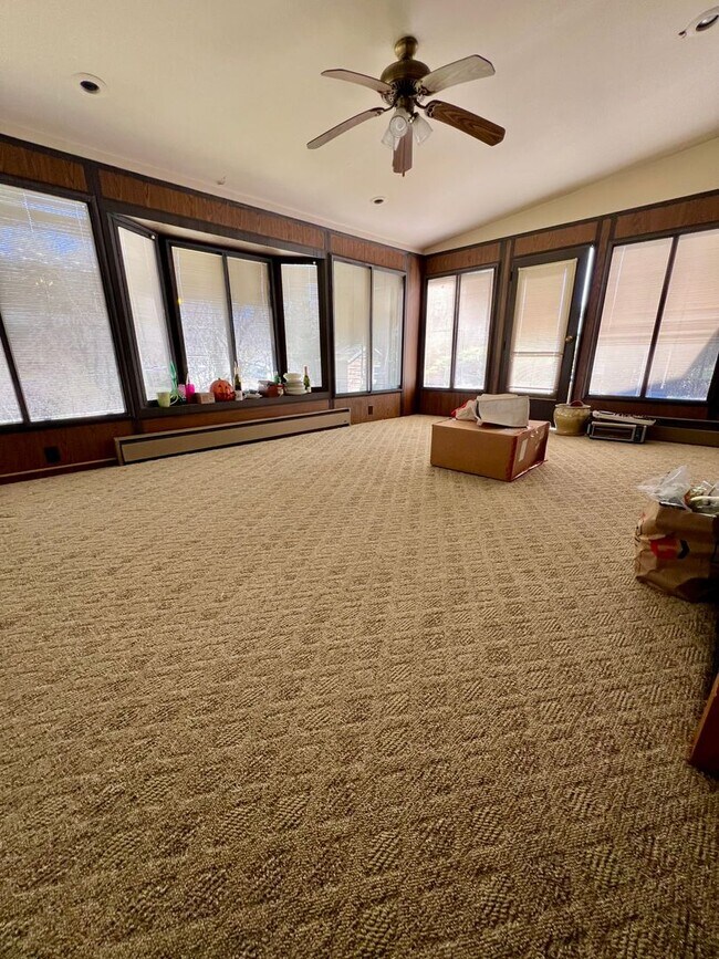 Building Photo - Stunning 4-Bedroom Single Family Home in Wyncote! Available NOW!