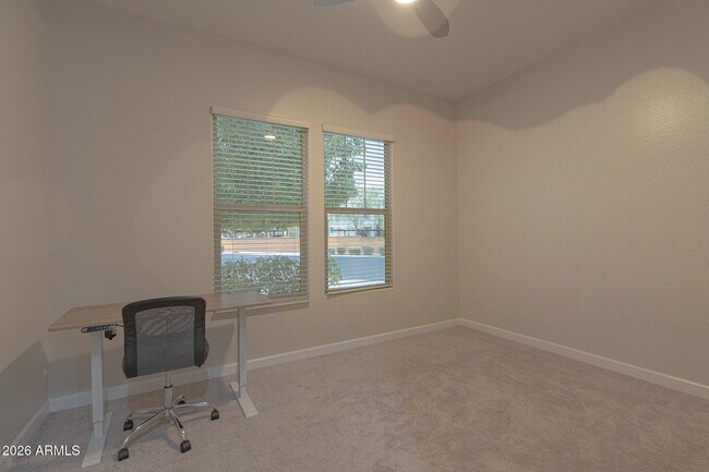 Building Photo - 6523 E Bluefield Ave