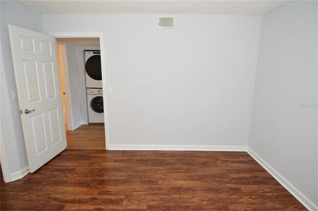 Building Photo - 2500 Winding Creek Blvd