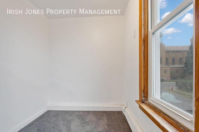 Building Photo - 138 Weimar St