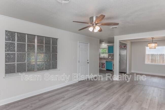 Building Photo - 3995 Tom Ln Dr