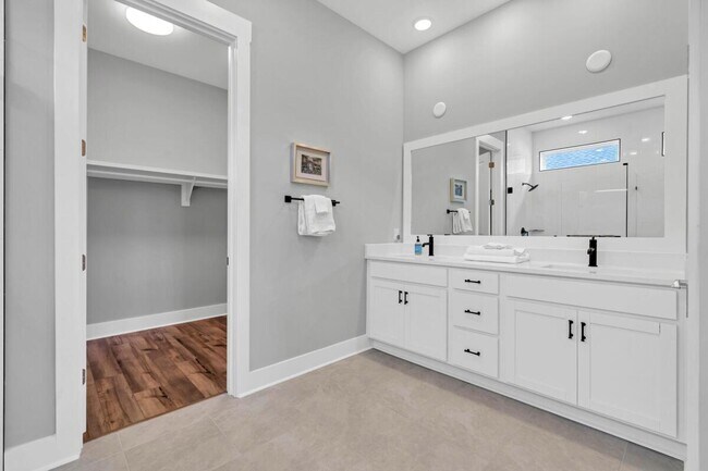 Building Photo - 117 River Rise Wy