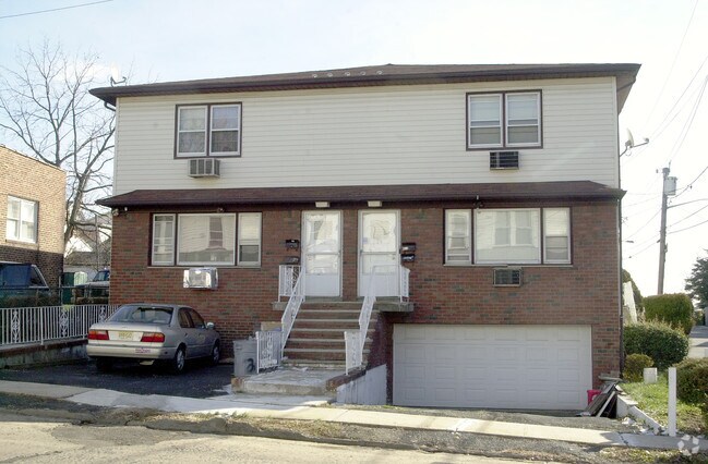Primary Photo - 26 Orchard Pl