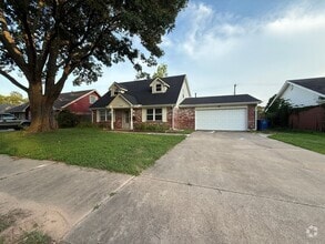 Building Photo - Spacious 4BR House in Tulsa