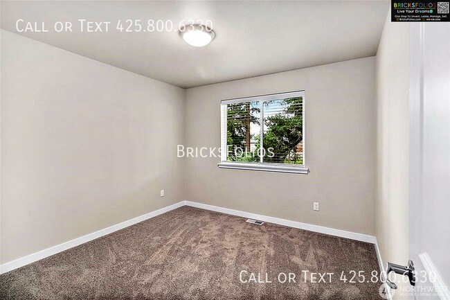 Building Photo - 16217 8th Ave E