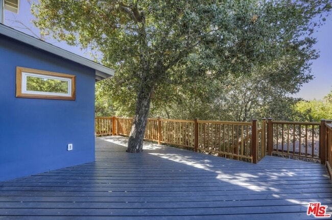 Building Photo - 4933 Glacier Dr