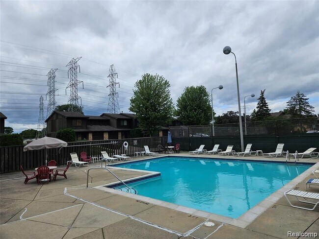 Building Photo - 37313 Clubhouse Dr