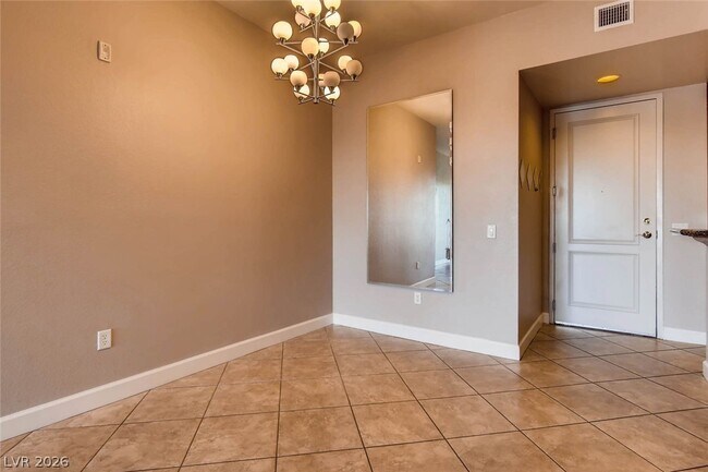 Building Photo - 67 E Agate Ave