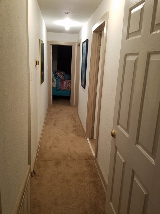 Building Photo - 2223 E Commerce St