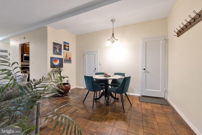 Building Photo - 3400 Gunston Rd