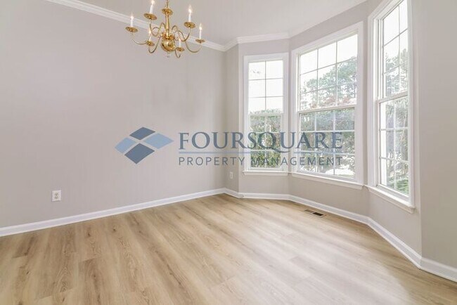 Building Photo - Spacious 4-Bed Home with Double-Height Cei...