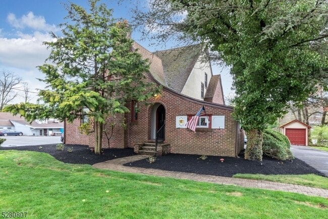 Primary Photo - 153 Stirling Rd