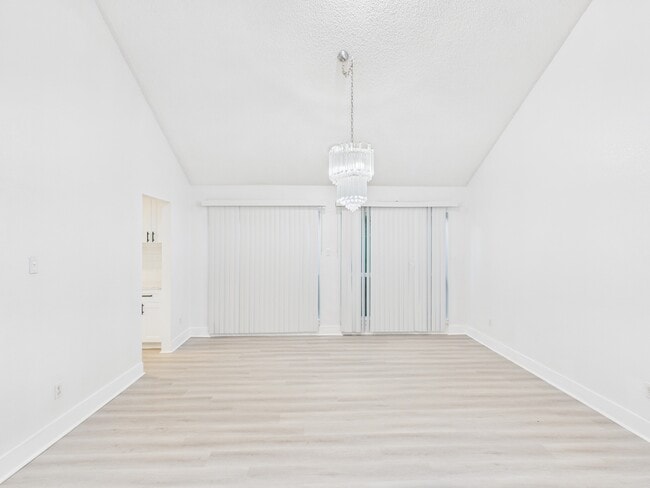 Building Photo - 7610 Hopewell Ln