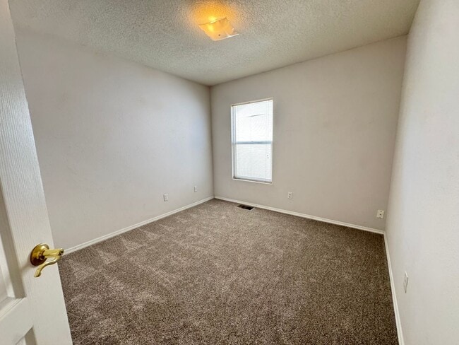 Building Photo - 4361 Altura Vista Ln NE